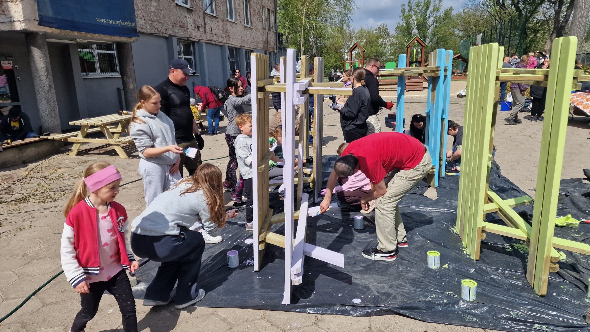🌱 Spring Action at STO Toruńska – We Beautified the School Together